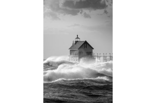 Grand Haven's Waves in B&W